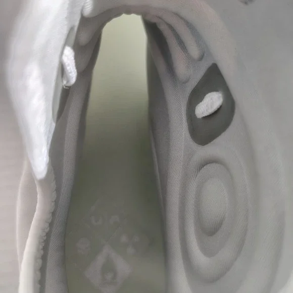 Under Armour Spotlight Mens White Silver Football Cleats Mid Top Size 12